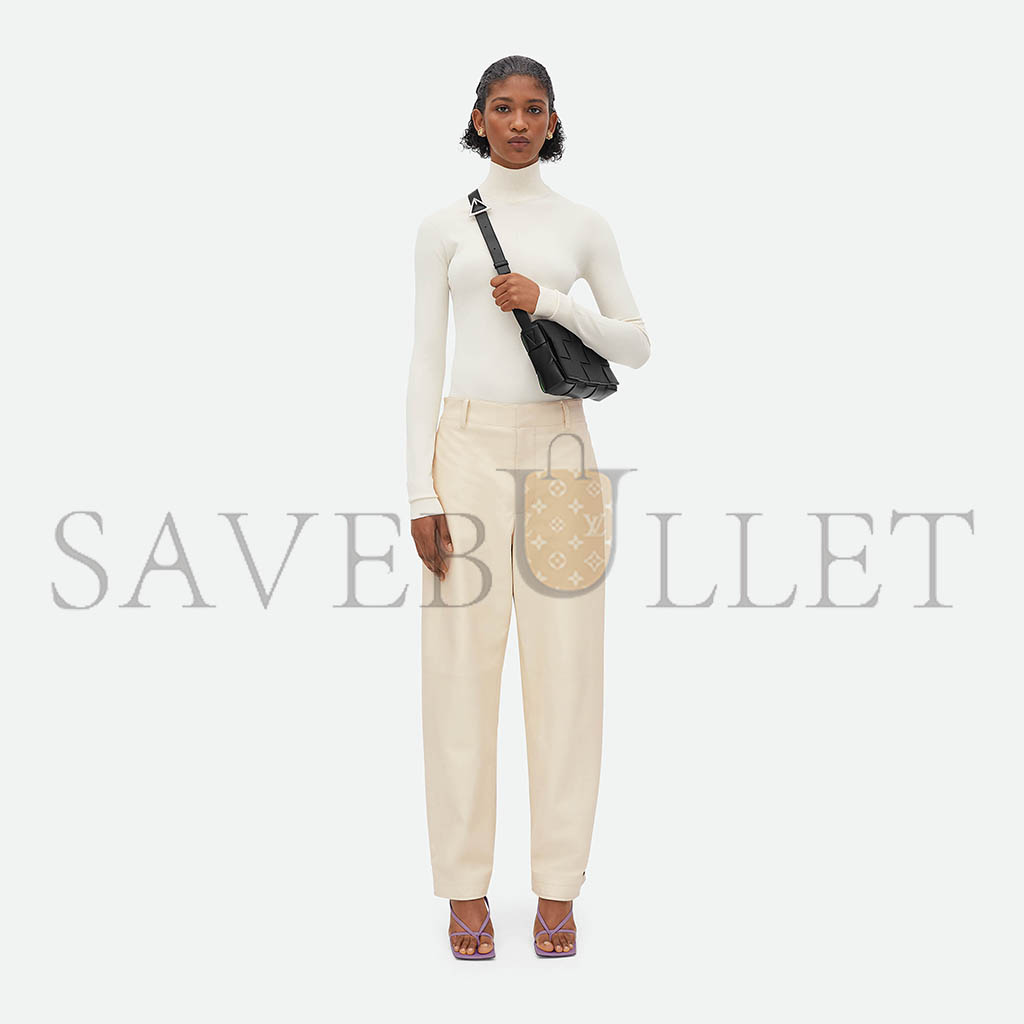 BOTTEGA VENETA CASSETTE 737950V29E01091 (23*15*5cm) BOTTEGA VENETA CASSETTE 737950V29E01091 (23*15*5cm)